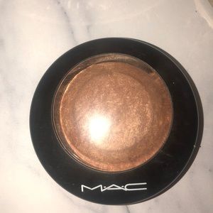 Mac highlighter “GOLD DEPOSIT”